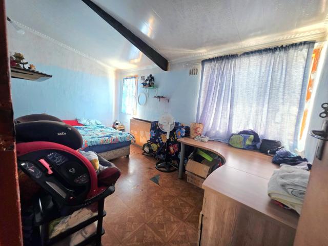 2 Bedroom House For Sale in Longcroft