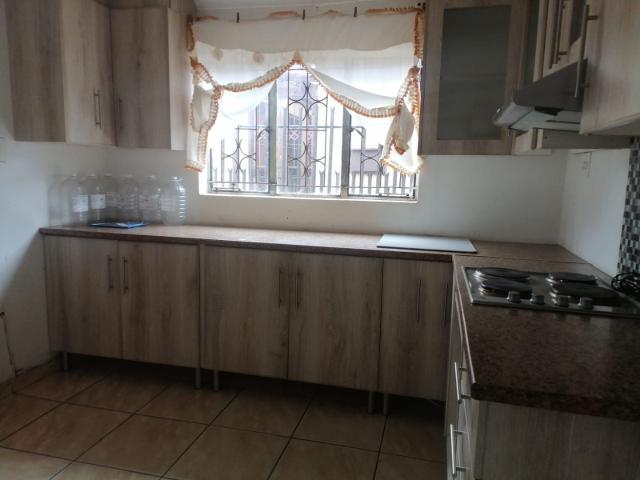 2 Bedroom House For Sale in Lethlabile