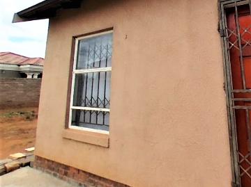 2 Bedroom House For Sale in Lehae