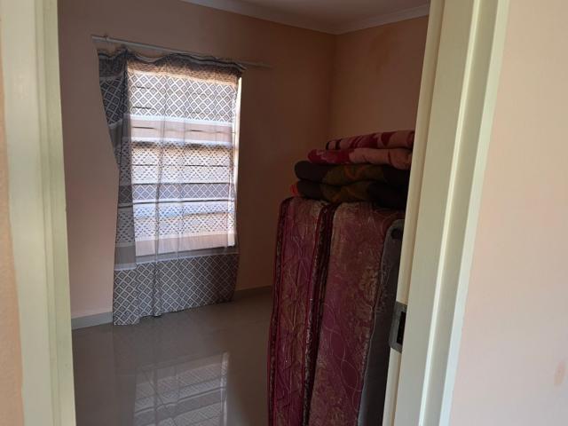 2 Bedroom House For Sale in Lenasia South