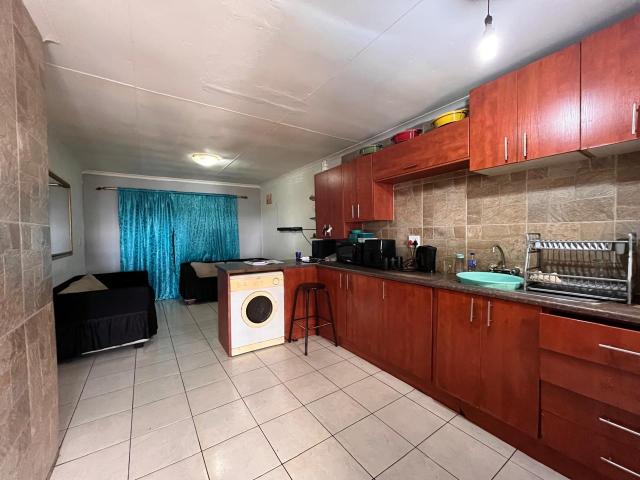 2 Bedroom House For Sale in Lentegeur