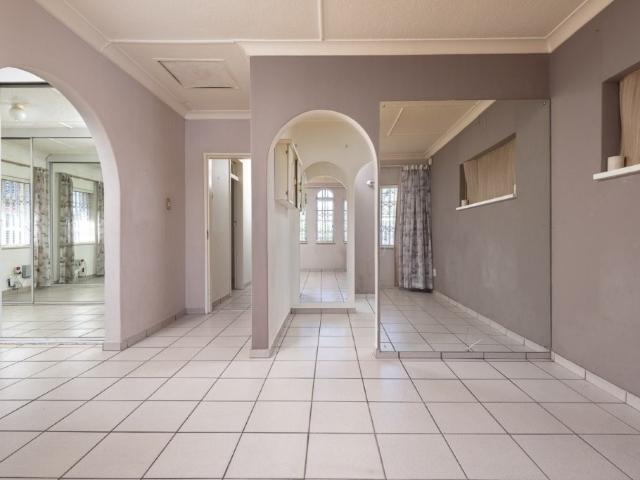 2 Bedroom House For Sale in Linmeyer