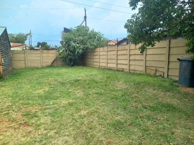 2 Bedroom House For Sale in Moffat View