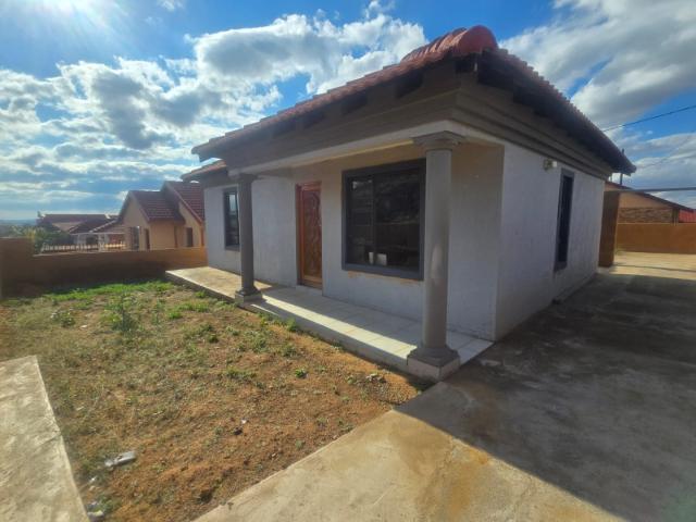 2 Bedroom House For Sale in Mabopane