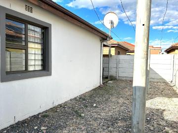 House for sale in Guguletu - Parking