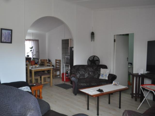 2 Bedroom House For Sale in McDougall's Bay