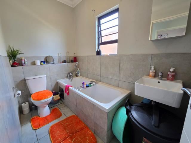 2 Bedroom House For Sale in South Hills