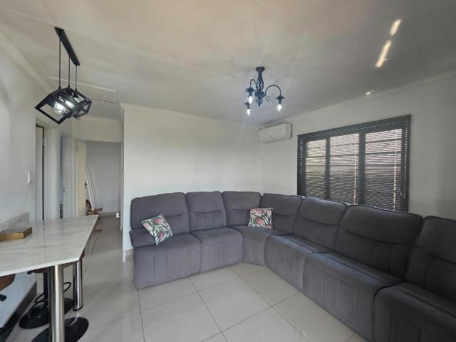 2 Bedroom House For Sale in Southgate