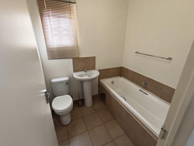 2 Bedroom House For Sale in Savanna City