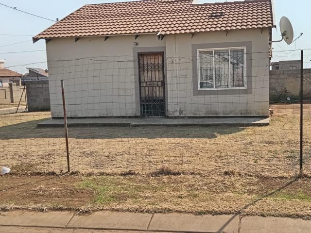 2 Bedroom House For Sale in Savanna City