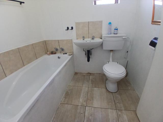 2 Bedroom House For Sale in Savanna City