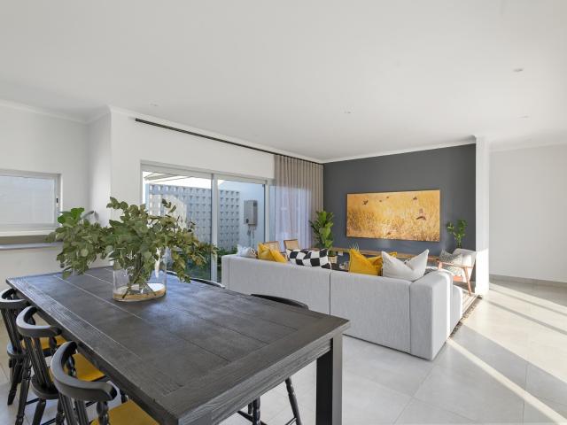 2 Bedroom House For Sale in Sheffield Beach