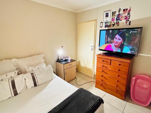 2 Bedroom House For Sale in Sky City