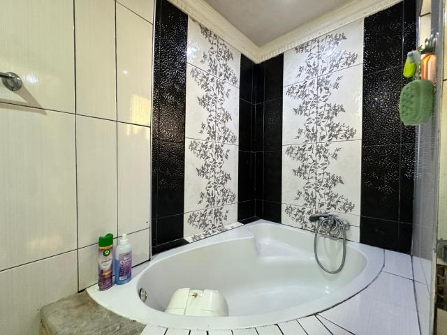 2 Bedroom House For Sale in Stanmore