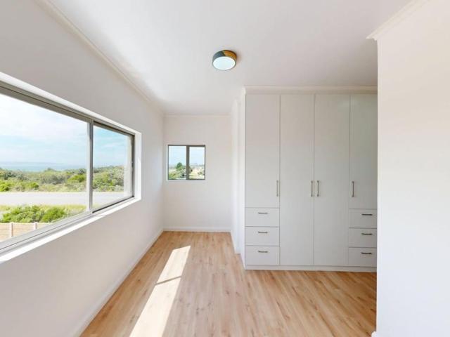 2 Bedroom House For Sale in Stilbaai Wes