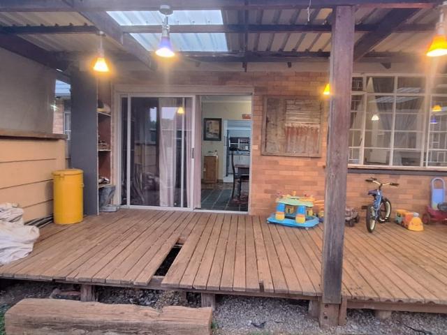 2 Bedroom House For Sale in Stilfontein Ext 1