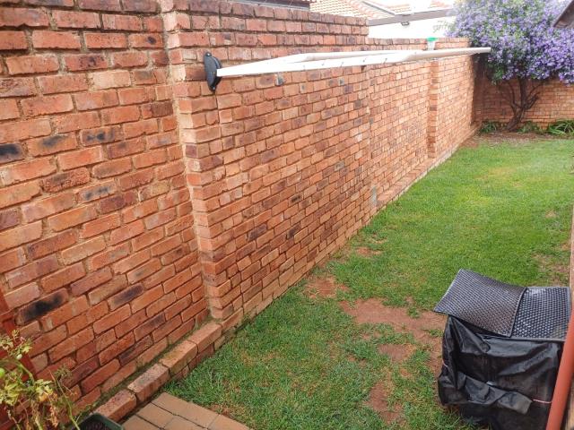 2 Bedroom House For Sale in Pomona AH
