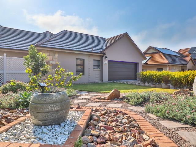 2 Bedroom House For Sale in Paradise Coast