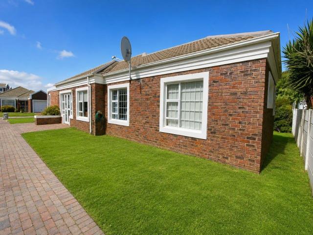 2 Bedroom House For Sale in Parklands