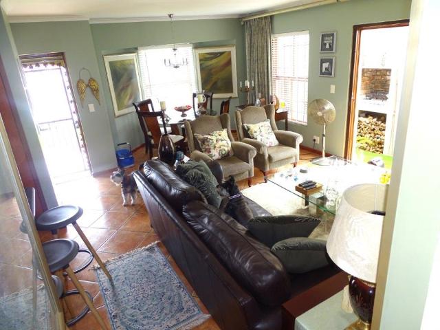2 Bedroom House For Sale in Parklands