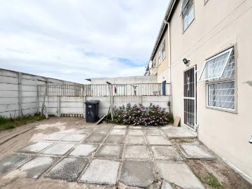 2 Bedroom House For Sale in Pelican Park