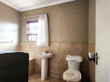 2 Bedroom House For Sale in Pinehaven