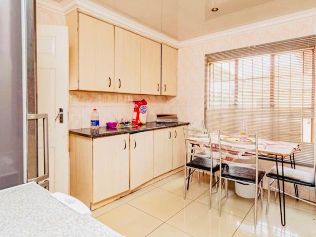 2 Bedroom House For Sale in Protea Glen