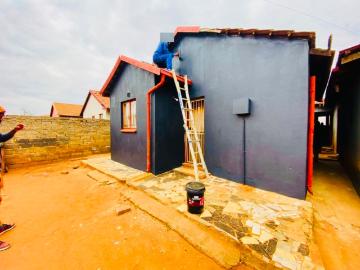 2 Bedroom House For Sale in Protea Glen