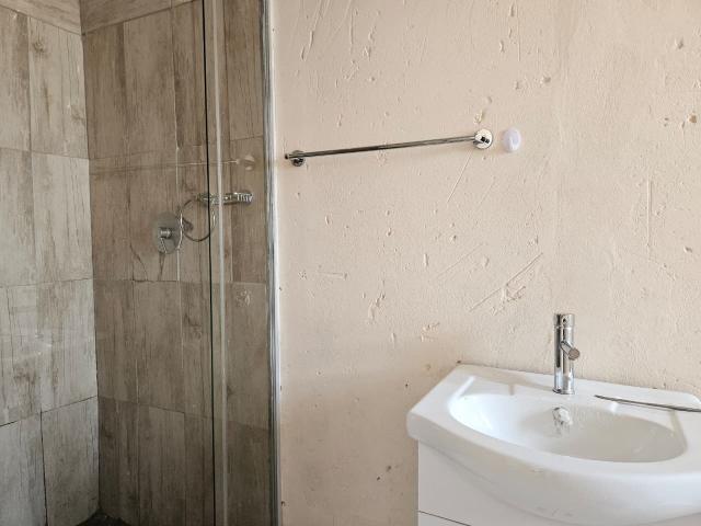2 Bedroom House For Sale in Protea Glen