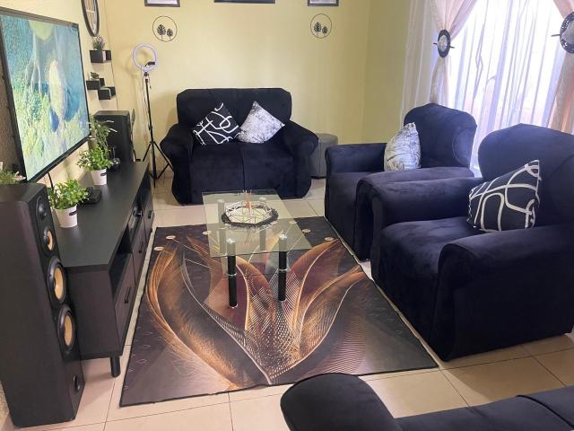 2 Bedroom House For Sale in Protea Glen