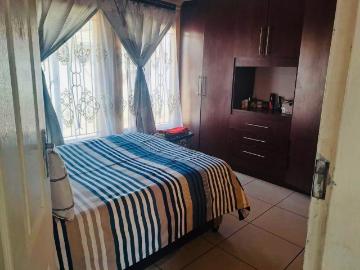 2 Bedroom House For Sale in Protea Glen