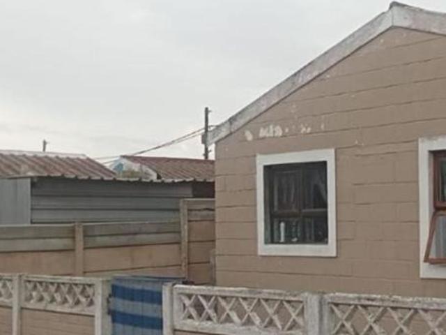 2 Bedroom House For Sale in Roosendal