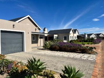 2 Bedroom House For Sale in Rawsonville