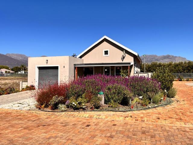 2 Bedroom House For Sale in Rawsonville
