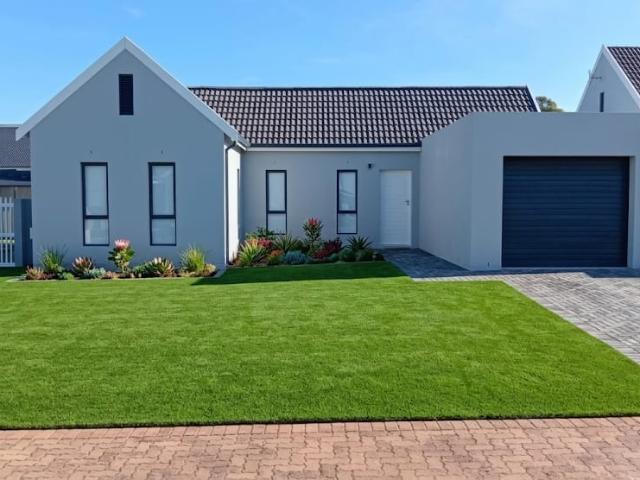 2 Bedroom House For Sale in Wedgewood Golf Estate