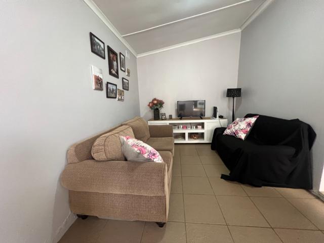 2 Bedroom House For Sale in Wembley