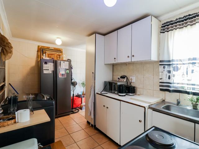 2 Bedroom House For Sale in Westbury