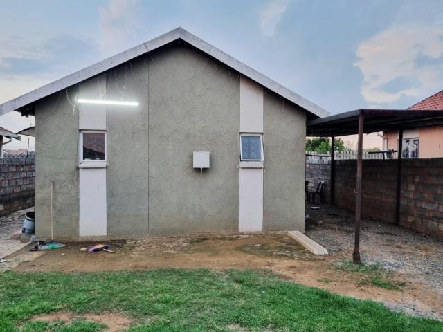 2 Bedroom House For Sale in Windmill Park