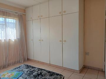 2 Bedroom House For Sale in Wychwood