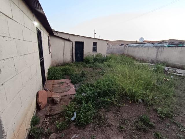 2 Bedroom House For Sale in Tokoza