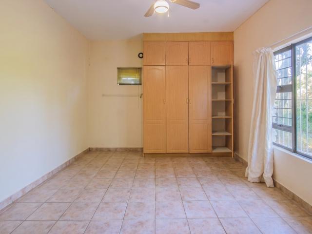 2 Bedroom House For Sale in Trafalgar