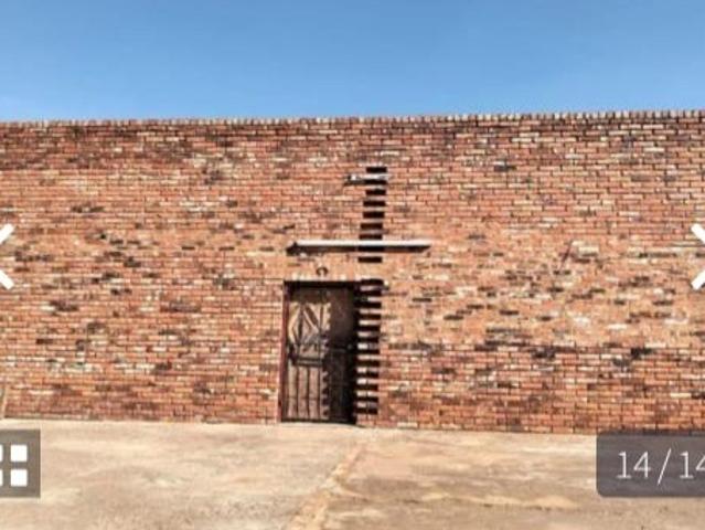 2 Bedroom House For Sale in Tshepong