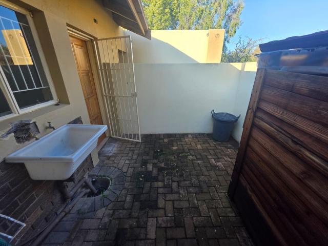 2 Bedroom House For Sale in Universitas