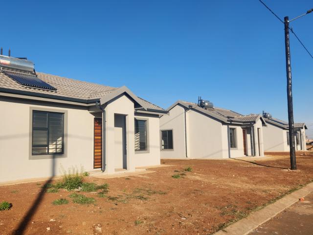 2 Bedroom House For Sale in Vosloorus