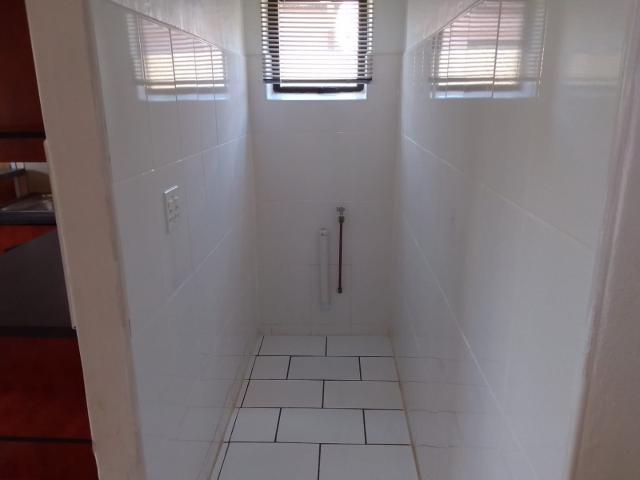 2 Bedroom House For Sale in Vaaloewer