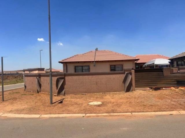 2 Bedroom House For Sale in Vanderbijlpark CE 4
