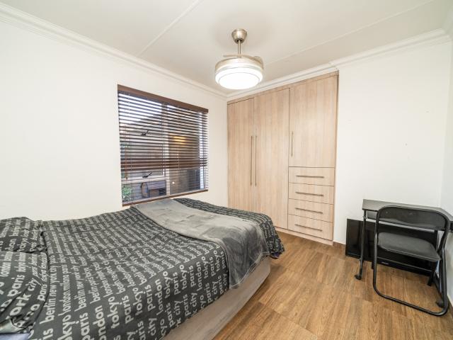 2 Bedroom House For Sale in Verwoerdpark
