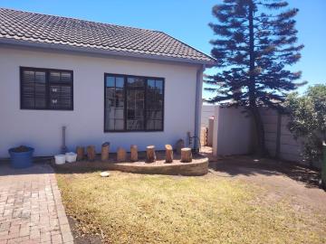 2 Bedroom House For Sale in Vredenburg
