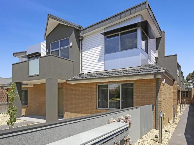 2 Bedroom House Fairfield VIC 105863198