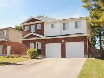 2 Bedroom House Fergus ON 102951656